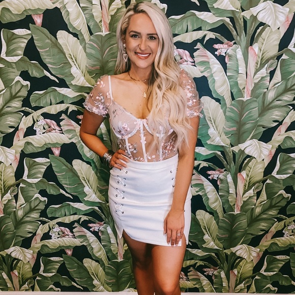 Meet your Posher, Threads of Jade - Picture 1 of 3